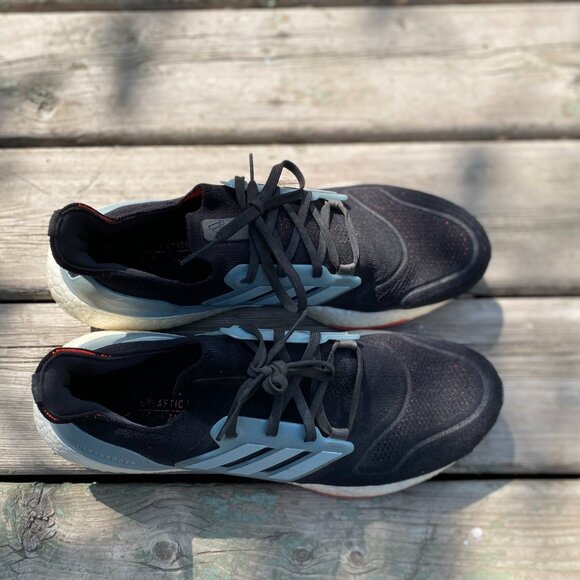 Adidas Ultraboost 22, Size 11.5 - Picture 2 of 3